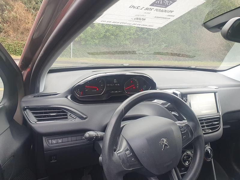 Gebraucht Peugeot 208 Access 82 PS (60 kW) 2014 Kleinwagen