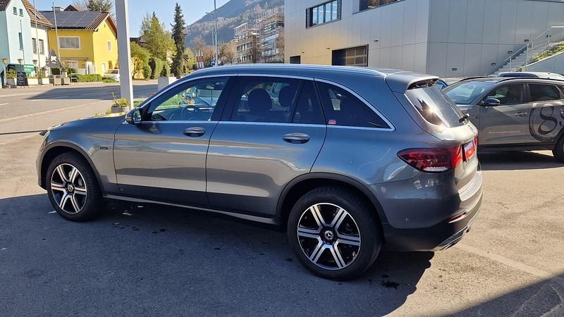 Gebraucht Mercedes GLC300e 307 PS (225 kW) 2020