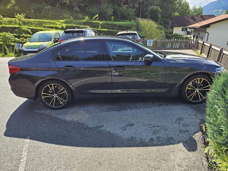 Gebraucht BMW 530 Sport Line 265 PS (194 kW) 2019 Limousine