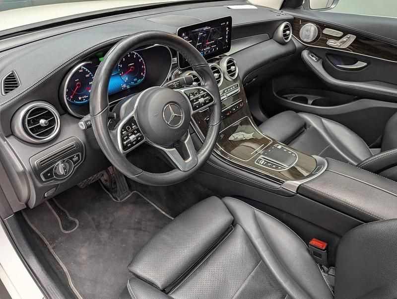 Gebraucht Mercedes GLC200 AMG line 197 PS (144 kW) 2019 SUV