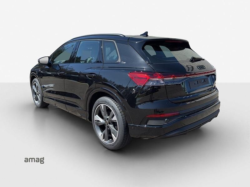 Gebraucht Audi Q4 e-tron Basis 210 kW (286 PS) 2025 Mythosschwarz metallic SUV