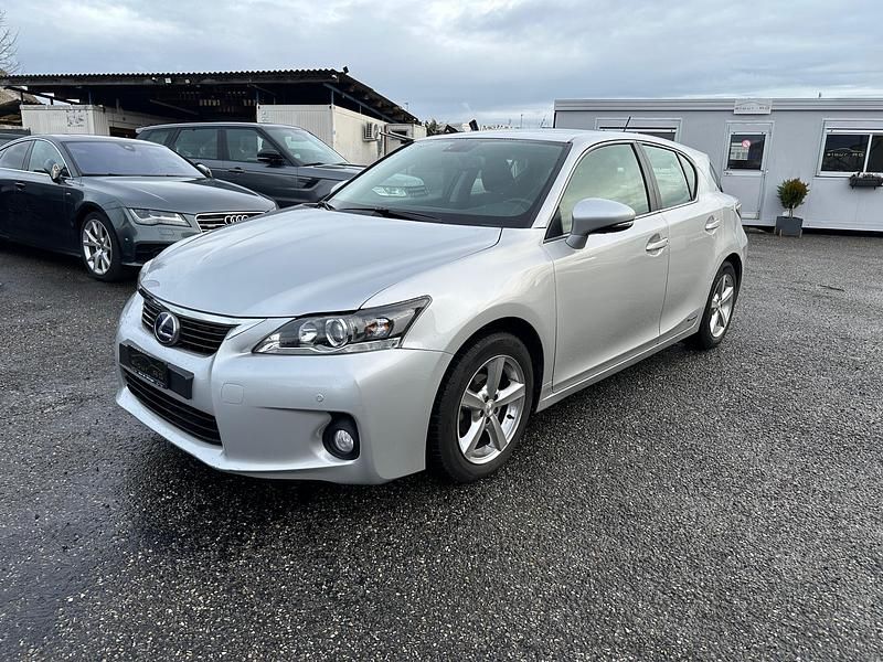 Gebraucht Lexus CT200h 136 PS (100 kW) 2011