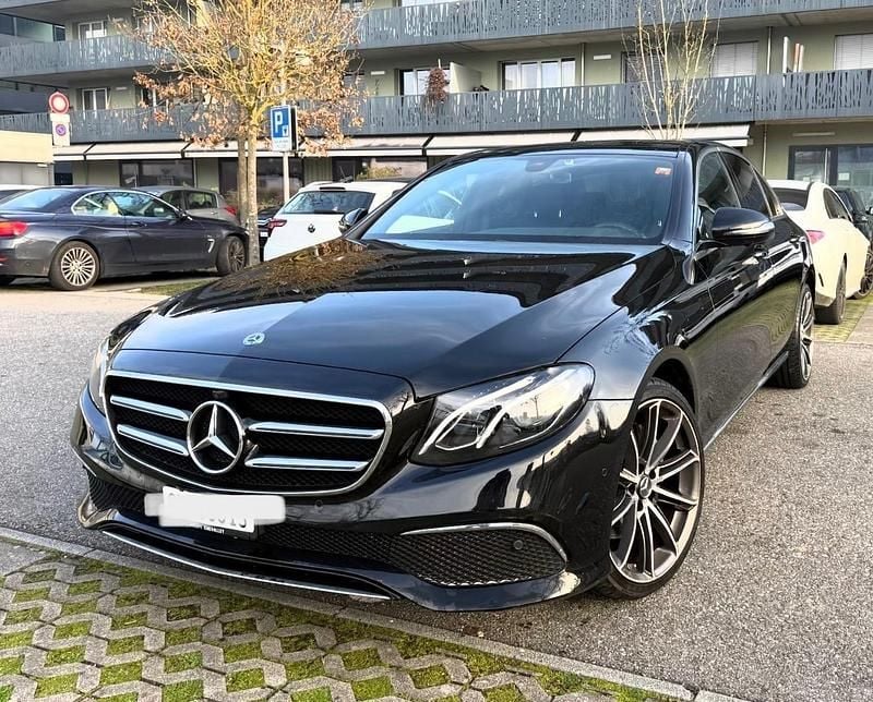 Gebraucht Mercedes E220 AMG line 194 PS (142 kW) 2019 Limousine