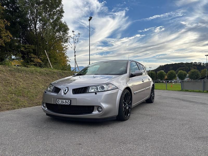 Gebraucht Renault Mégane III 225 PS (165 kW) 2009