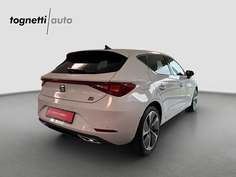 Gebraucht Seat Leon FR 205 PS (150 kW) 2025 Weiss