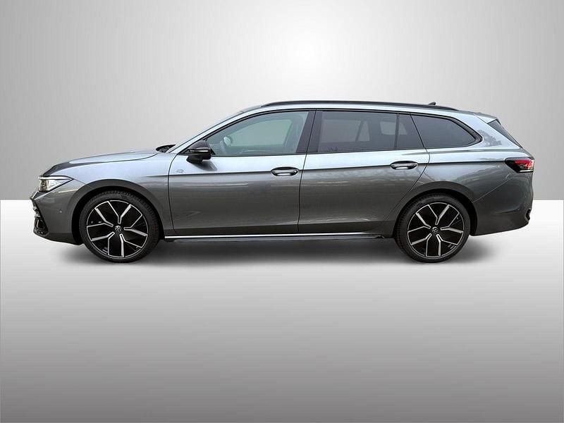 Neu VW Passat R-line 192 PS (141 kW) 2026 Grau Kombi