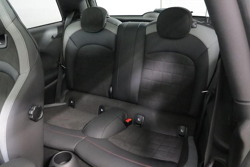 Gebraucht Mini John Cooper Works 231 PS (169 kW) 2023 Gelb Kleinwagen