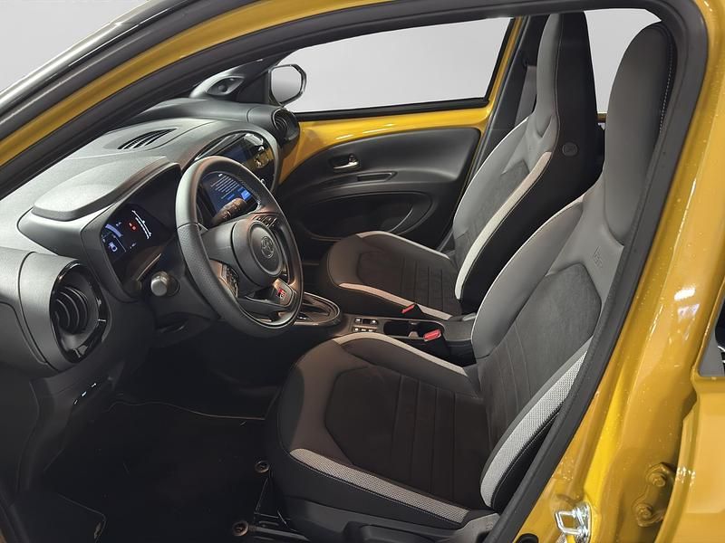 Neu Toyota Aygo X Sport 116 PS (85 kW) 2025 Gelb SUV