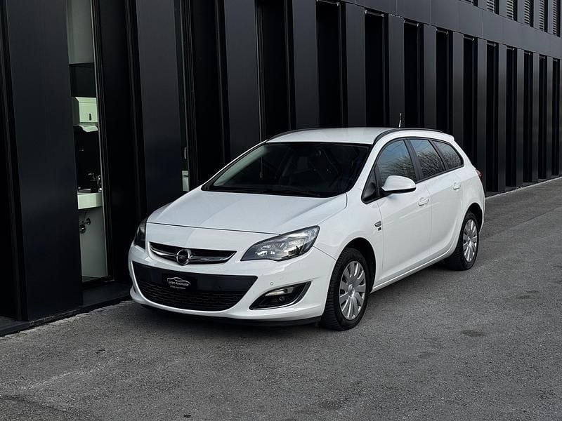 Gebraucht Opel Astra Edition 110 PS (80 kW) 2012