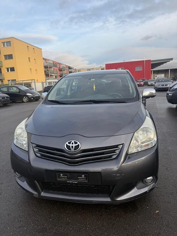 Gebraucht 2011 Toyota Verso Premium Van / Kleinbus | CHF 3’000 (Guter Preis) - Bild 1/4