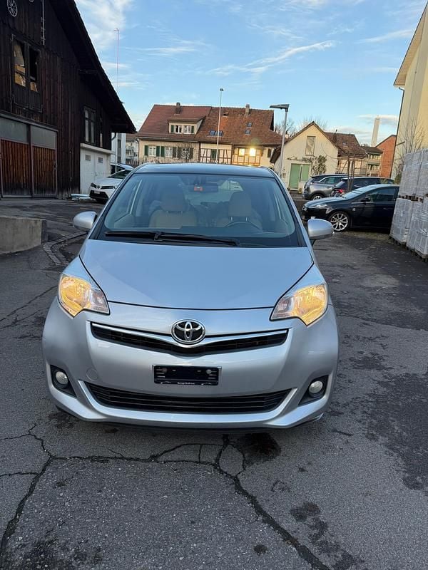 Gebraucht 2012 Toyota Verso-S Multidrive S Van / Kleinbus | CHF 6’400 (Superpreis) - Bild 1/4