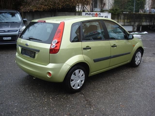 Gebraucht Ford Fiesta Trend 80 PS (58 kW) 2006 Kleinwagen