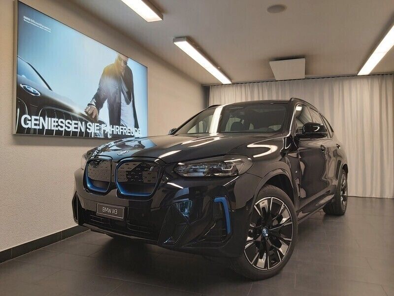 Schwarz Gebraucht 2024 BMW iX3 Impressive SUV | CHF 77’700 - Bild 1/4