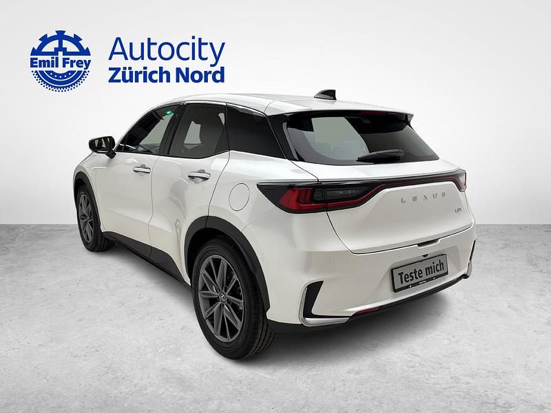 Neu Lexus LBX 136 PS (100 kW) 2026 Weiss SUV