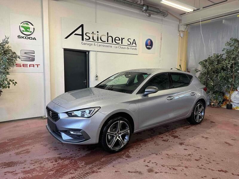 Gebraucht Seat Leon FR 205 PS (150 kW) 2023 Silber Limousine
