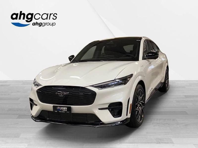 Weiss Gebraucht 2022 Ford Mustang Mach-E GT SUV | CHF 46’000 (Teuer) - Bild 1/4