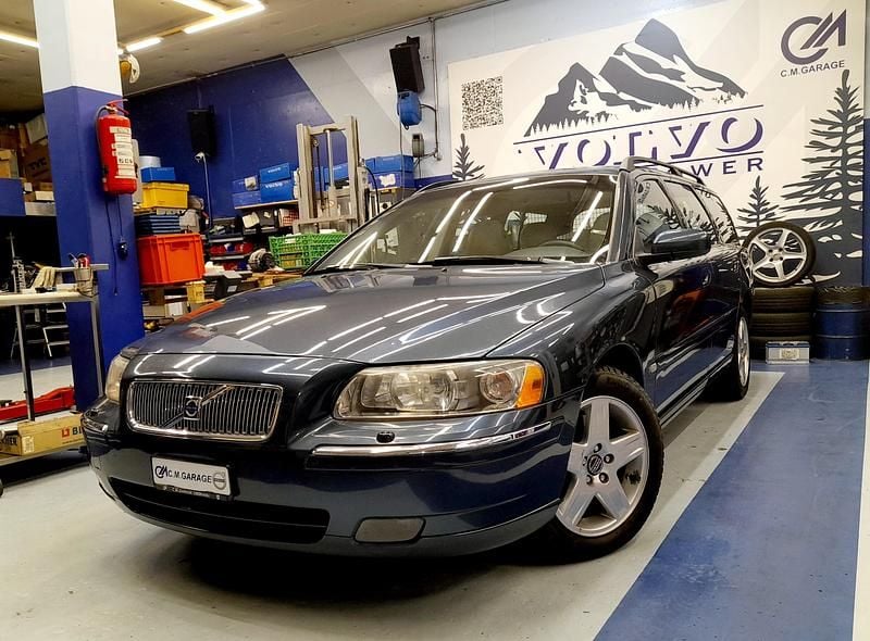 Gebraucht 2005 Volvo V70 Momentum Kombi | CHF 6’850 (Teuer) - Bild 1/4