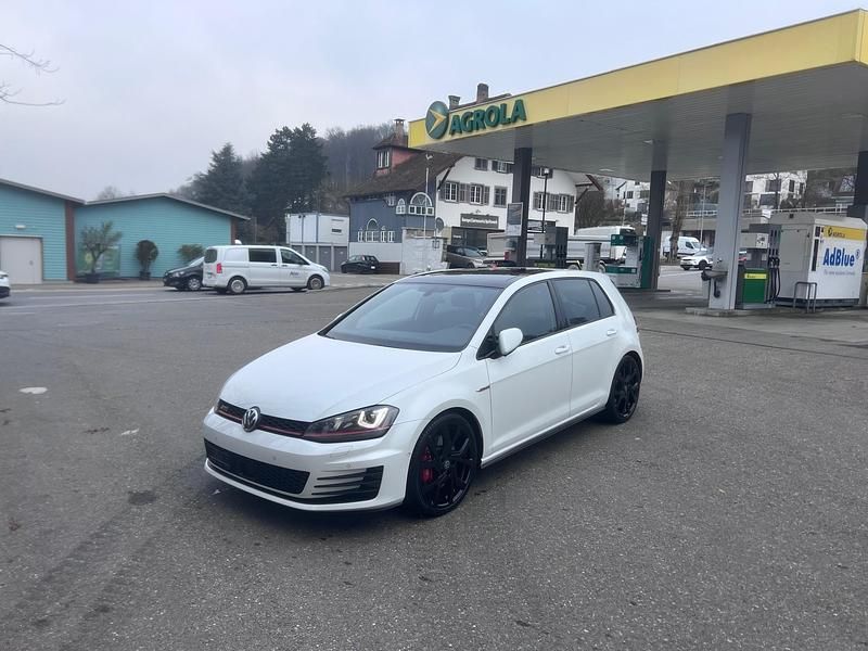 Gebraucht 2016 VW Golf VII GTI Limousine | CHF 20’990 (Fairer Preis) - Bild 1/4
