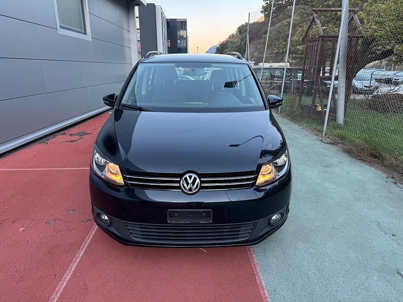 Gebraucht VW Touran Trendline 105 PS (77 kW) 2014 Van / Kleinbus