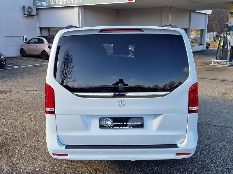 Gebraucht Mercedes V300 Avantgarde 239 PS (175 kW) 2023 Van / Kleinbus