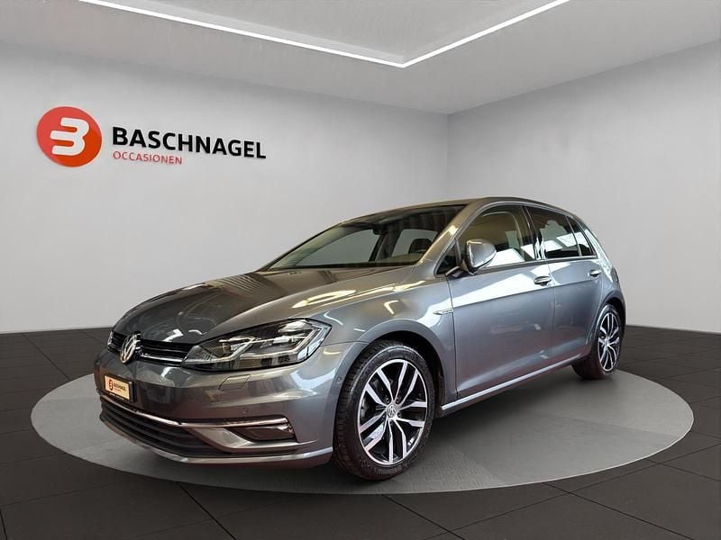 Gebraucht VW Golf VII Comfortline 130 PS (95 kW) 2019 Grau Limousine