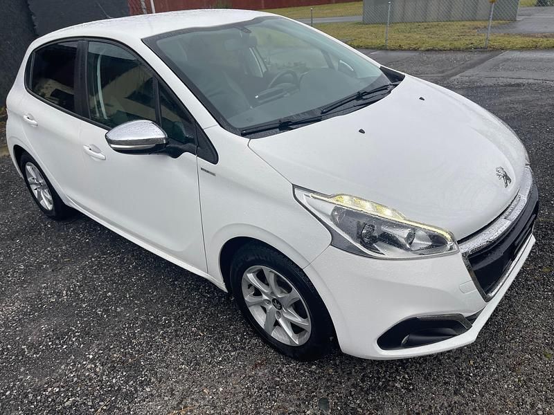 Gebraucht Peugeot 208 Active 82 PS (60 kW) 2018 Kleinwagen