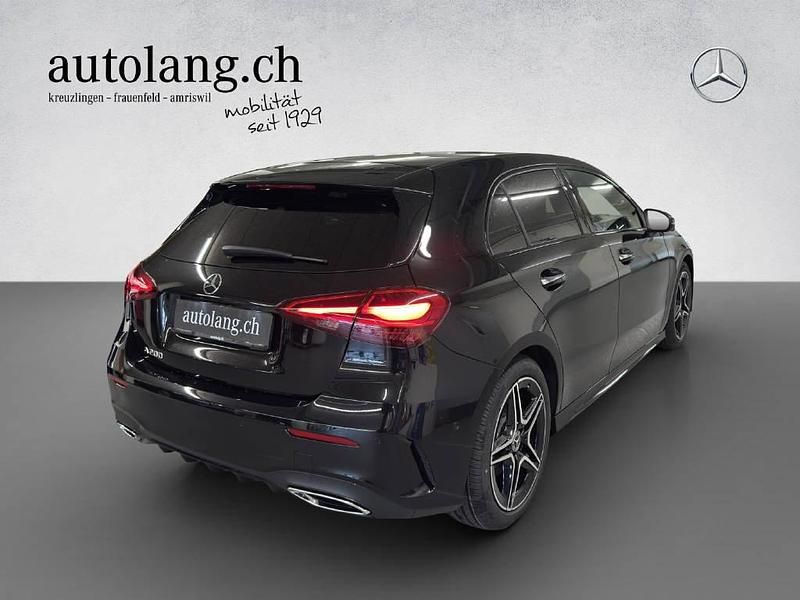 Neu Mercedes A200 AMG line 177 PS (130 kW) 2025 Schwarz Limousine
