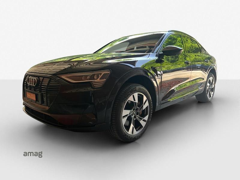 Brillantschwarz Gebraucht 2021 Audi e-tron Advanced SUV | CHF 31’960 (Superpreis) - Bild 1/4