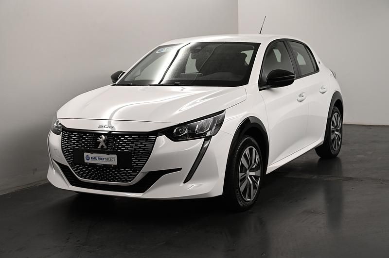 Weiss Gebraucht 2023 Peugeot 208 Active Kleinwagen | CHF 20’900 - Bild 1/4