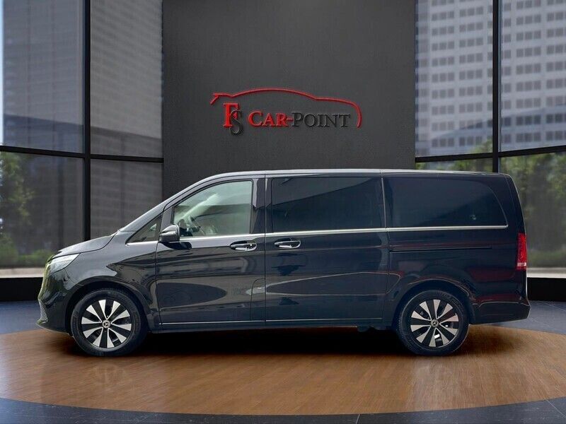 Gebraucht Mercedes V250 Avantgarde 190 PS (139 kW) 2023 Schwarz Van / Kleinbus