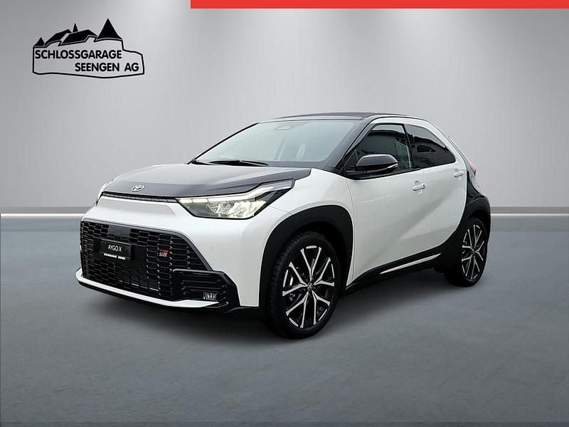 Neu Toyota Aygo X Sport 116 PS (85 kW) 2025 Weiss SUV