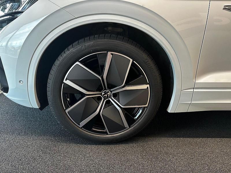 Gebraucht VW Touareg R-line 286 PS (210 kW) 2023 SUV