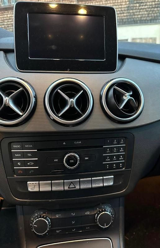 Gebraucht Mercedes B220 Style 177 PS (130 kW) 2016 Van / Kleinbus