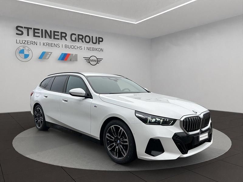 Gebraucht BMW 520 M Sport 197 PS (144 kW) 2025 Weiss Kombi