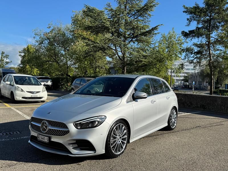 Gebraucht Mercedes B200 AMG line 163 PS (119 kW) 2019 Van / Kleinbus