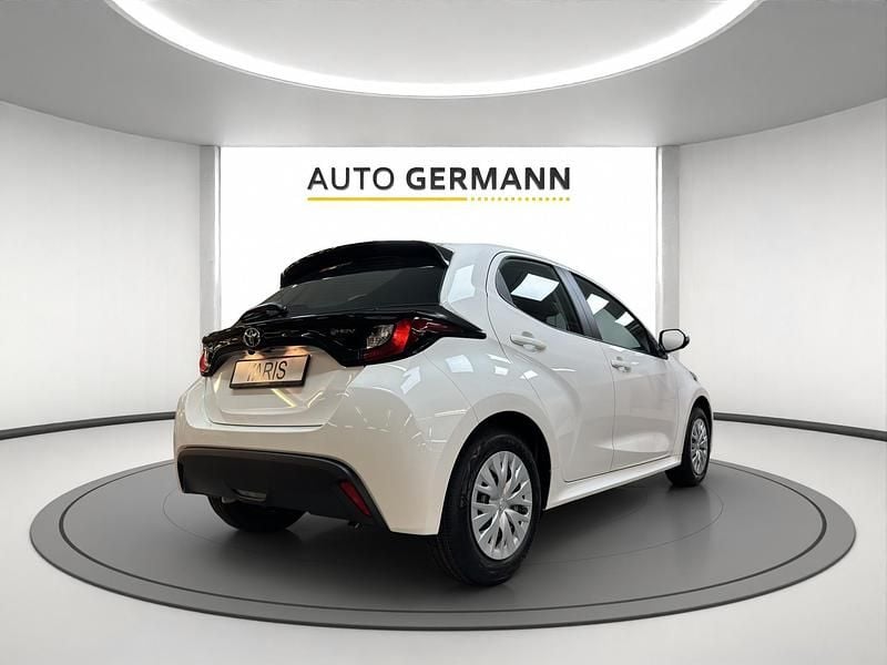 Neu Toyota Yaris Hybrid Comfort 116 PS (85 kW) 2025 Weiss Limousine