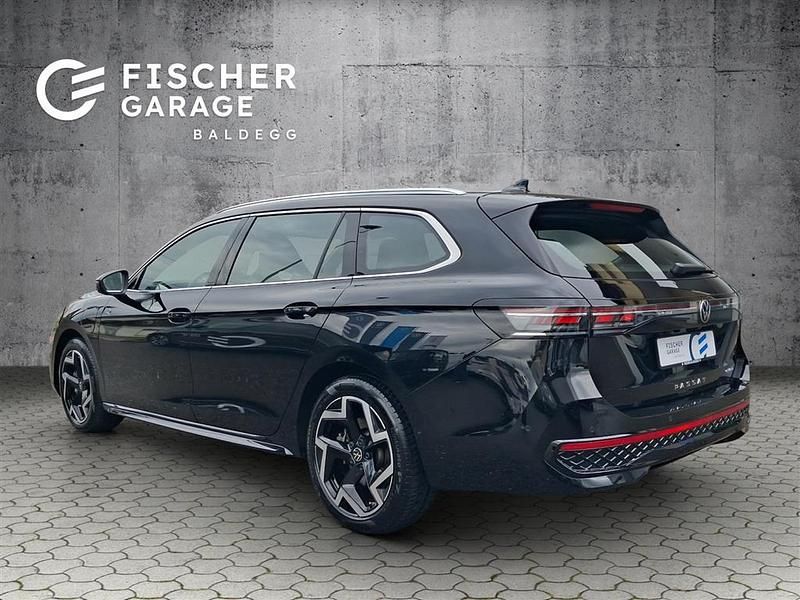 Gebraucht VW Passat R-line 272 PS (200 kW) 2024 Kombi