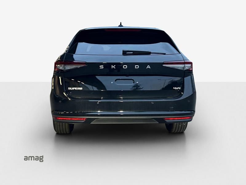 Gebraucht Skoda Superb Selection 193 PS (141 kW) 2024 Ebony schwarz, metallic Kombi