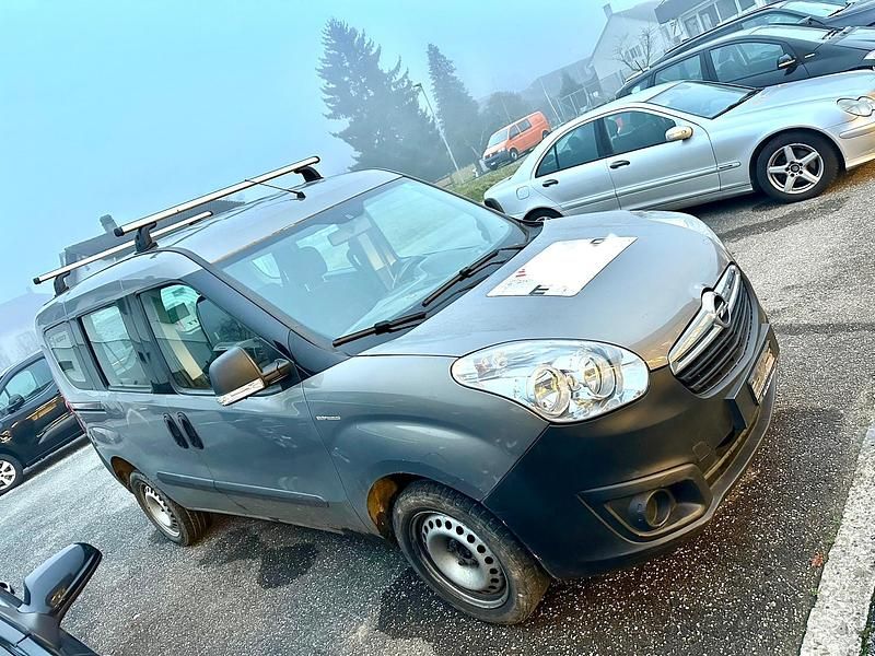 Gebraucht 2014 Opel Combo Cosmo | CHF 2’800 (Fairer Preis) - Bild 1/4