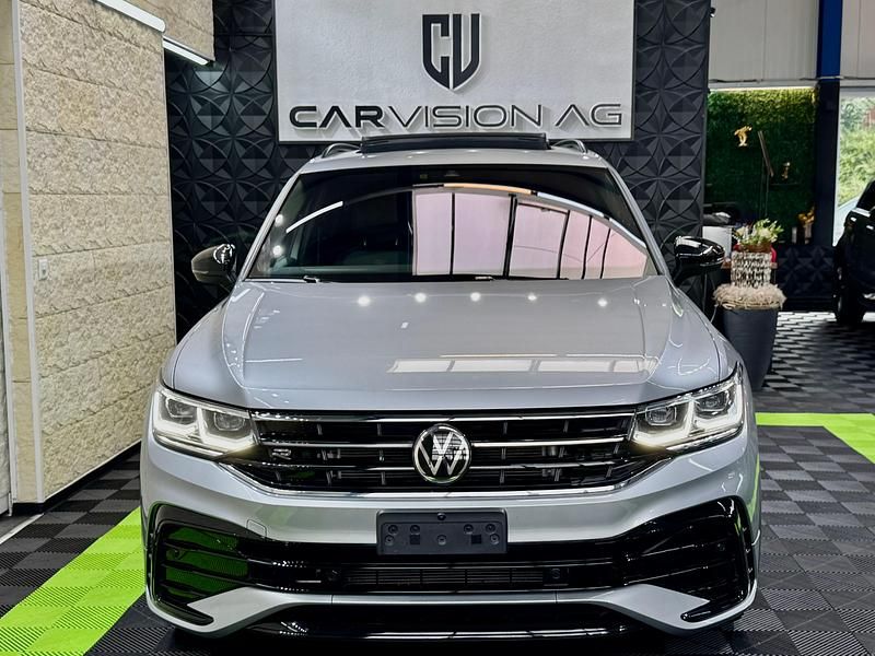 Gebraucht VW Tiguan Allspace R-line 244 PS (179 kW) 2022 SUV