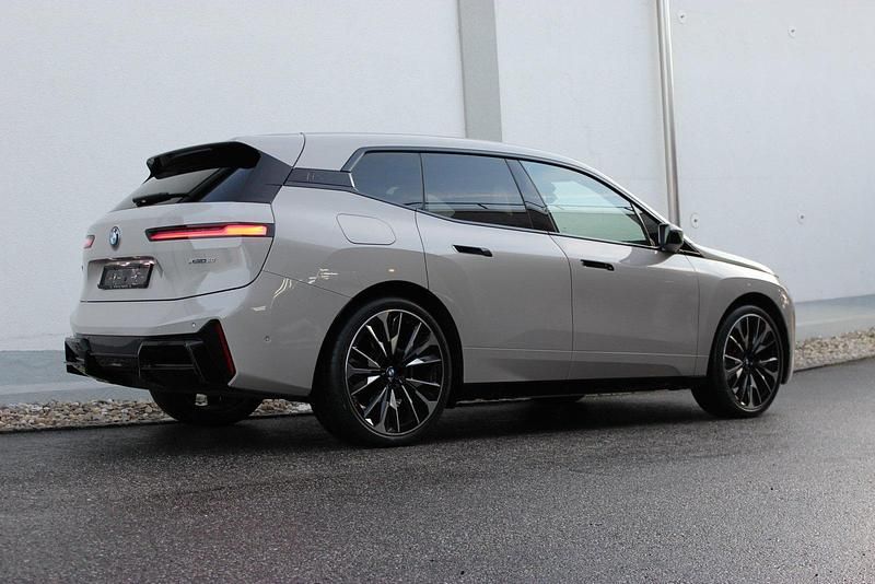 Gebraucht BMW iX M Sport 400 kW (544 PS) 2025 Beige SUV