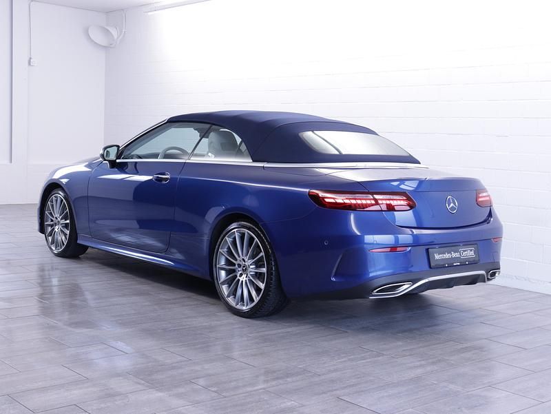 Gebraucht Mercedes E200 AMG line 197 PS (144 kW) 2022 Blau Cabrio