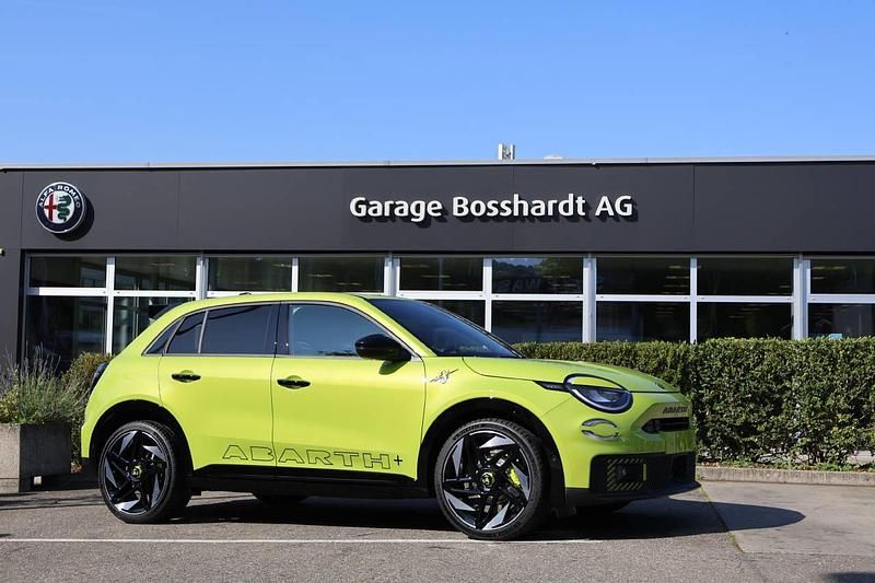 Grün Neu 2025 Fiat 600 Abarth SUV | CHF 46’990 (Teuer) - Bild 1/4