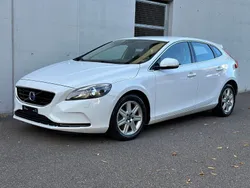 Gebraucht 2015 Volvo V40 Summum Kombi | CHF 8’500 (Superpreis)