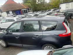 Gebraucht 2010 Renault Grand Scénic III Dynamique Van / Kleinbus | CHF 3’999 (Etwas zu teuer)