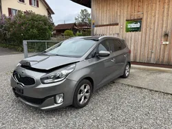 Gebraucht 2015 Kia Carens Style Van / Kleinbus | CHF 3’000 (Guter Preis)
