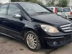 Mercedes B200