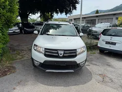 Gebraucht 2016 Dacia Sandero Lauréate Kleinwagen | CHF 2’850 (Superpreis)