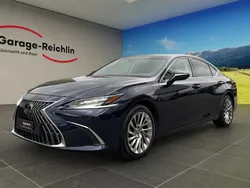 Blau Gebraucht 2024 Lexus ES300H Limousine | CHF 55’390 (Fairer Preis)