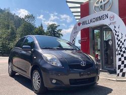 Grau Gebraucht 2009 Toyota Yaris Limousine | CHF 5’200 (Etwas zu teuer)
